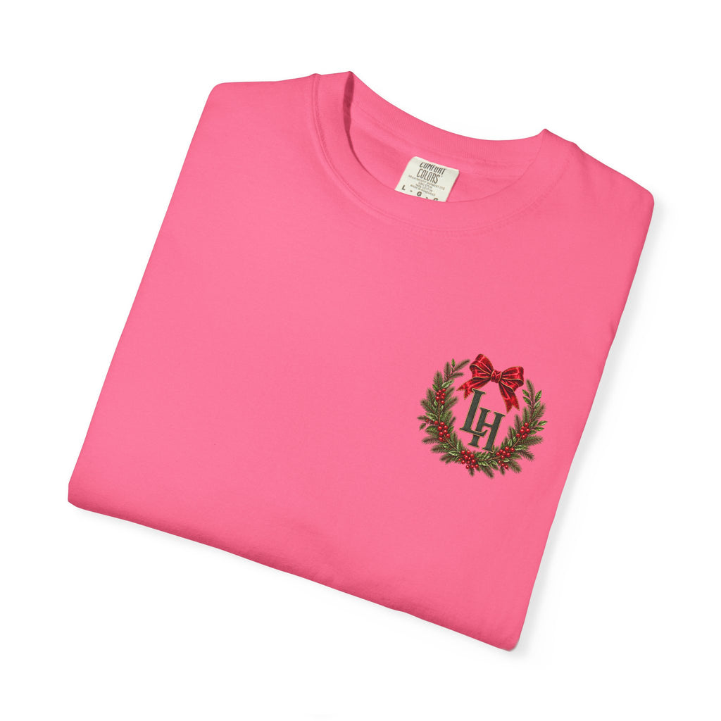 Christmas Wreath Holiday T-Shirt — "Company's Coming" Vintage House Christmas Tee