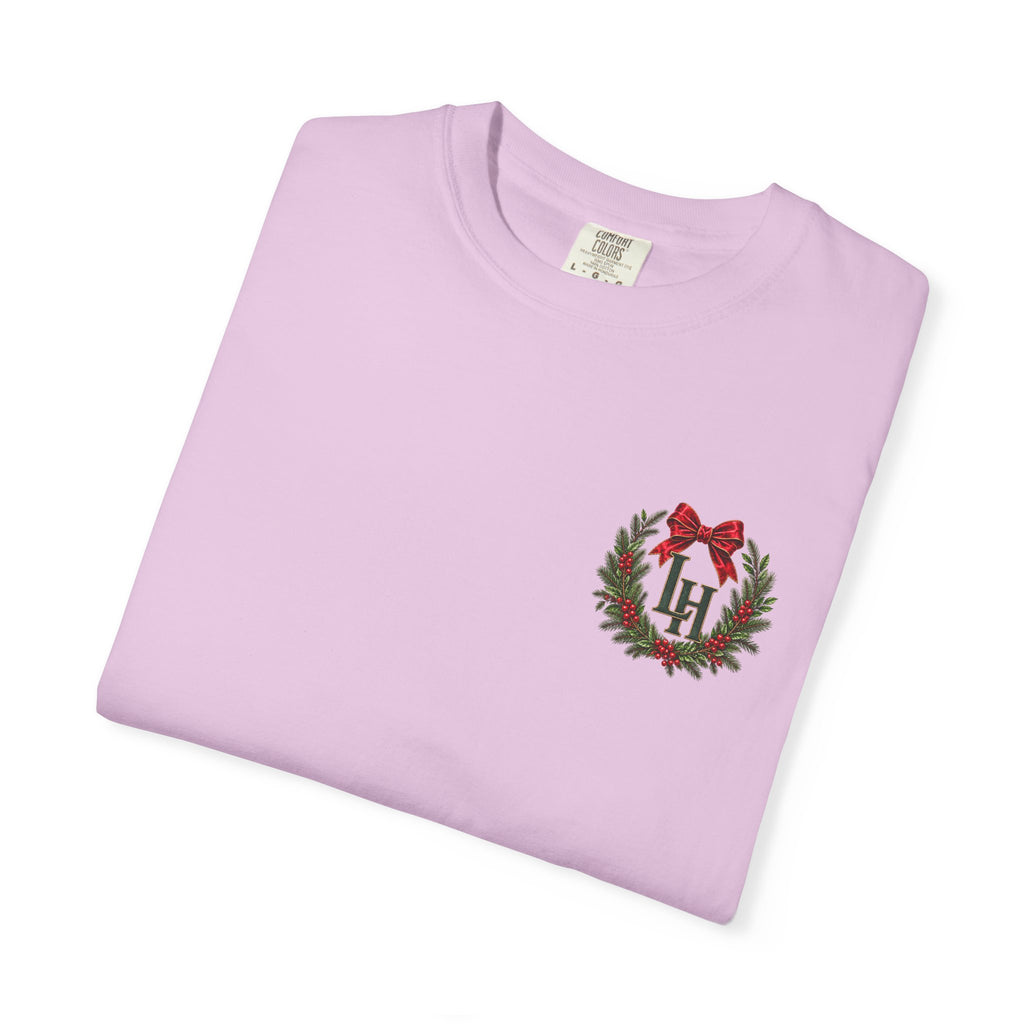 Christmas Wreath Holiday T-Shirt — "Company's Coming" Vintage House Christmas Tee