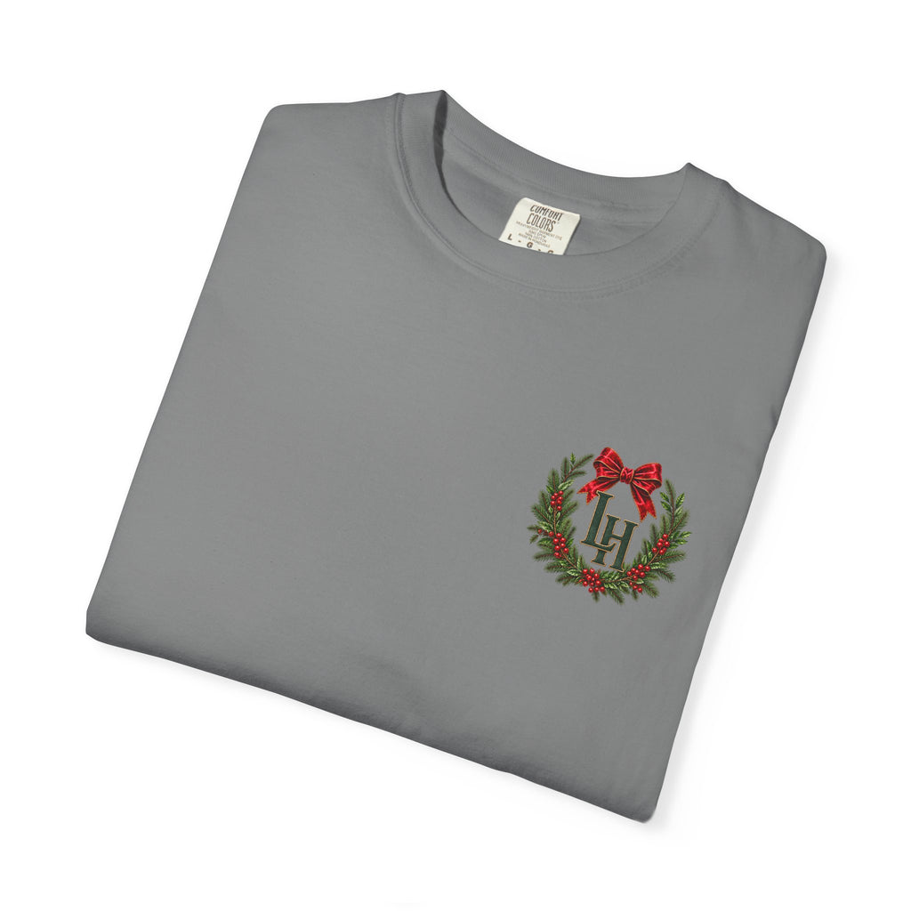 Christmas Wreath Holiday T-Shirt — "Company's Coming" Vintage House Christmas Tee