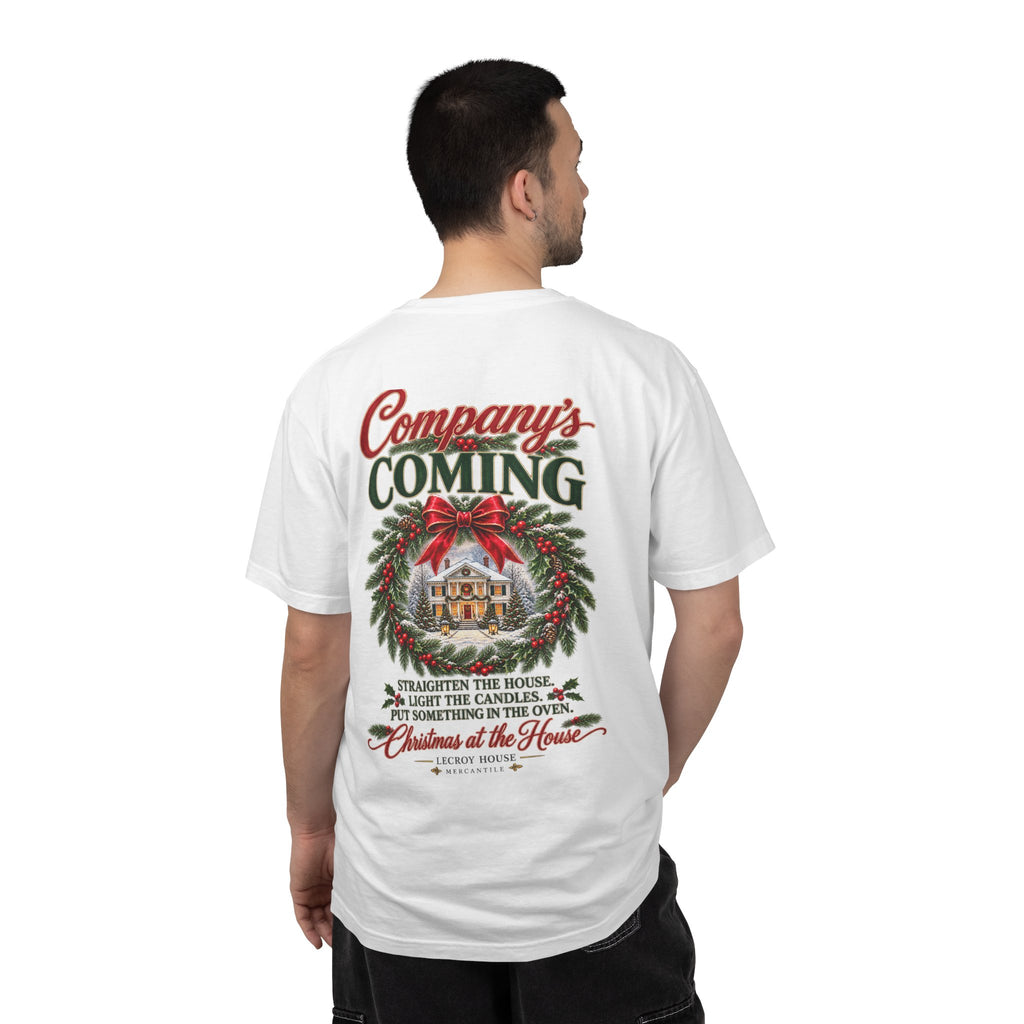 Christmas Wreath Holiday T-Shirt — "Company's Coming" Vintage House Christmas Tee