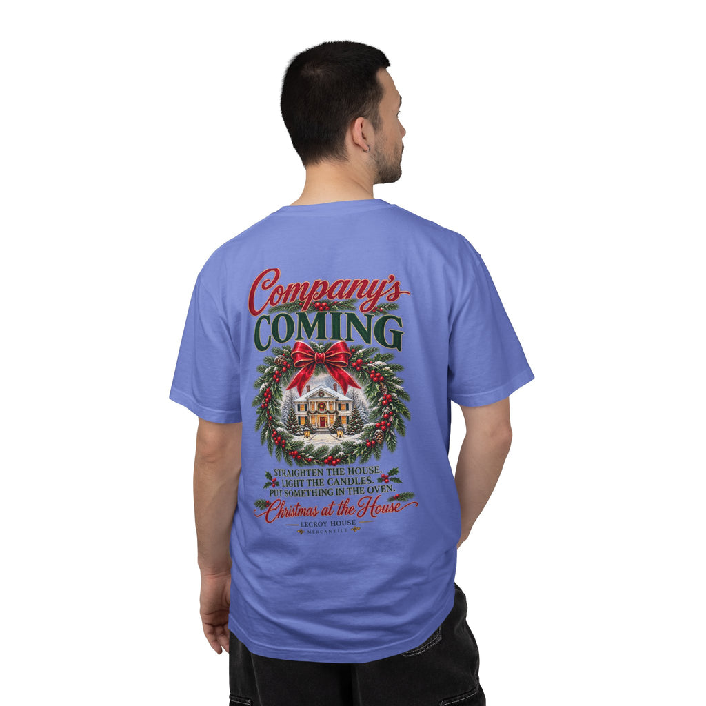 Christmas Wreath Holiday T-Shirt — "Company's Coming" Vintage House Christmas Tee