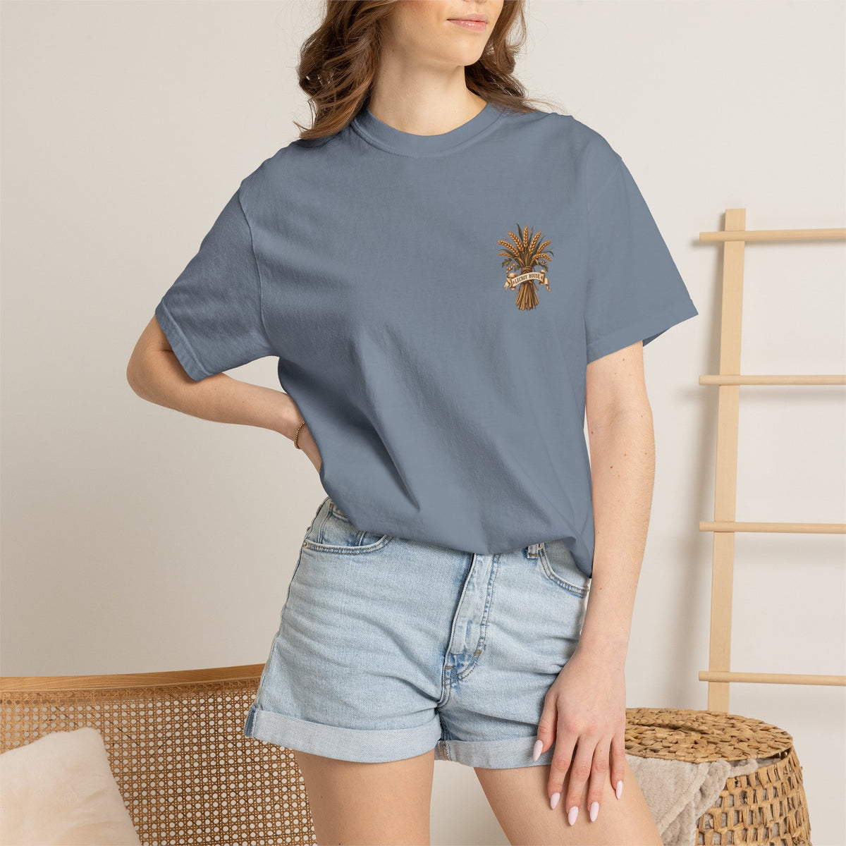 Autumn Harvest T-Shirt — Thanksgiving Rustic Table Fall Pumpkin Graphic