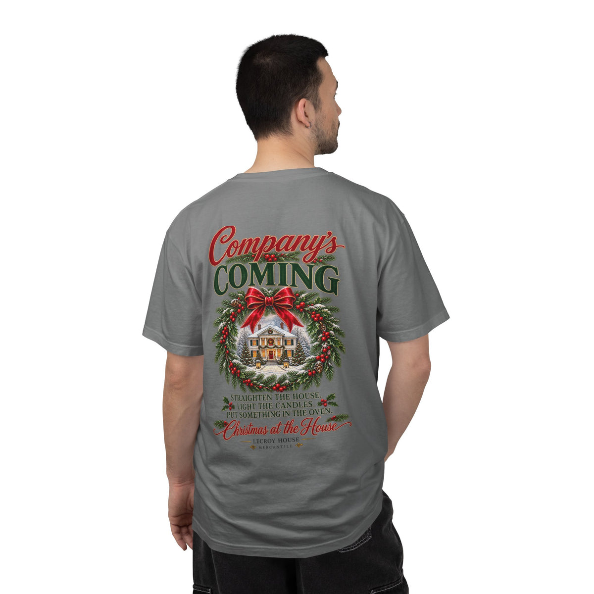 Christmas Wreath Holiday T-Shirt — "Company's Coming" Vintage House Christmas Tee