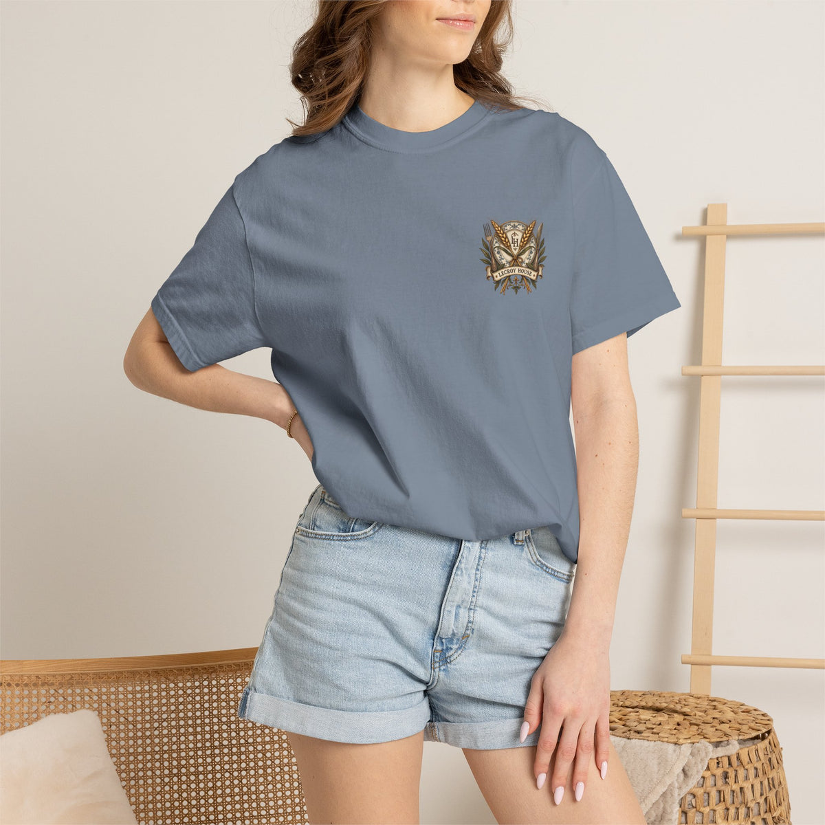 Thankful Feast T-Shirt — "Come Hungry, Leave Grateful" Thanksgiving Shirt