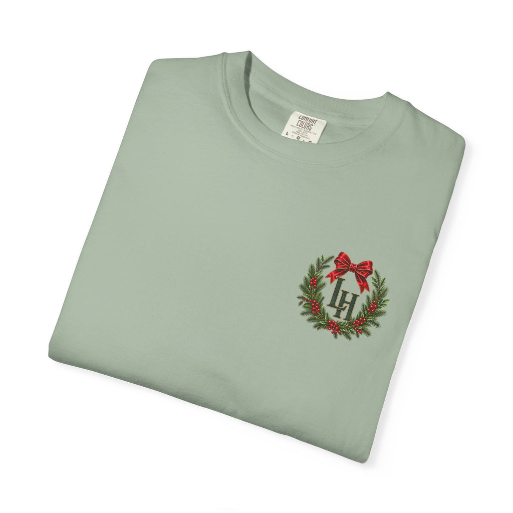 Christmas Wreath Holiday T-Shirt — "Company's Coming" Vintage House Christmas Tee