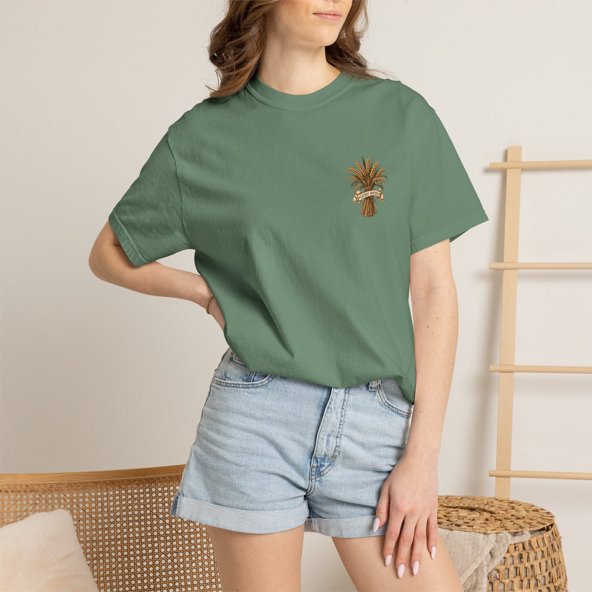 Autumn Harvest T-Shirt — Thanksgiving Rustic Table Fall Pumpkin Graphic