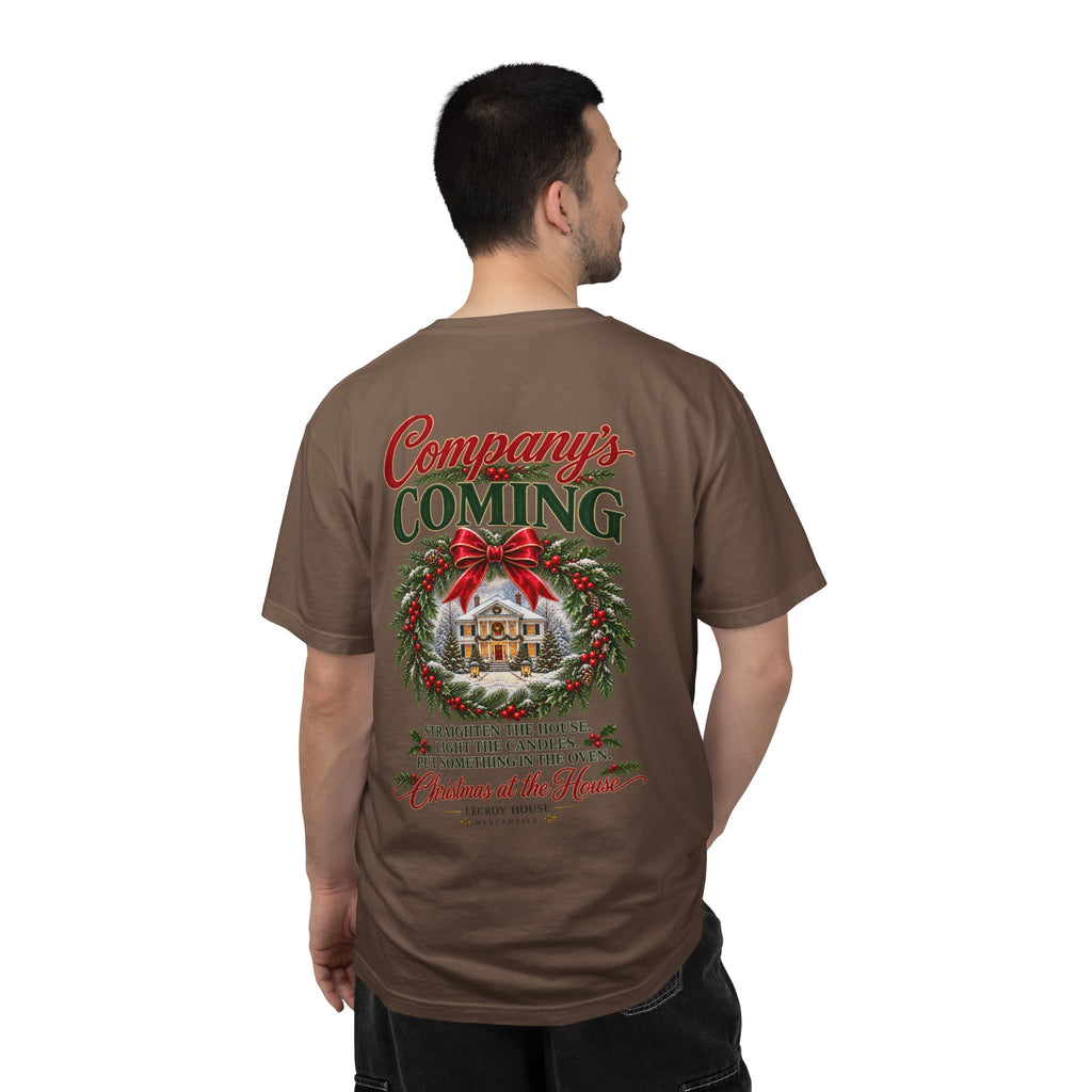 Christmas Wreath Holiday T-Shirt — "Company's Coming" Vintage House Christmas Tee