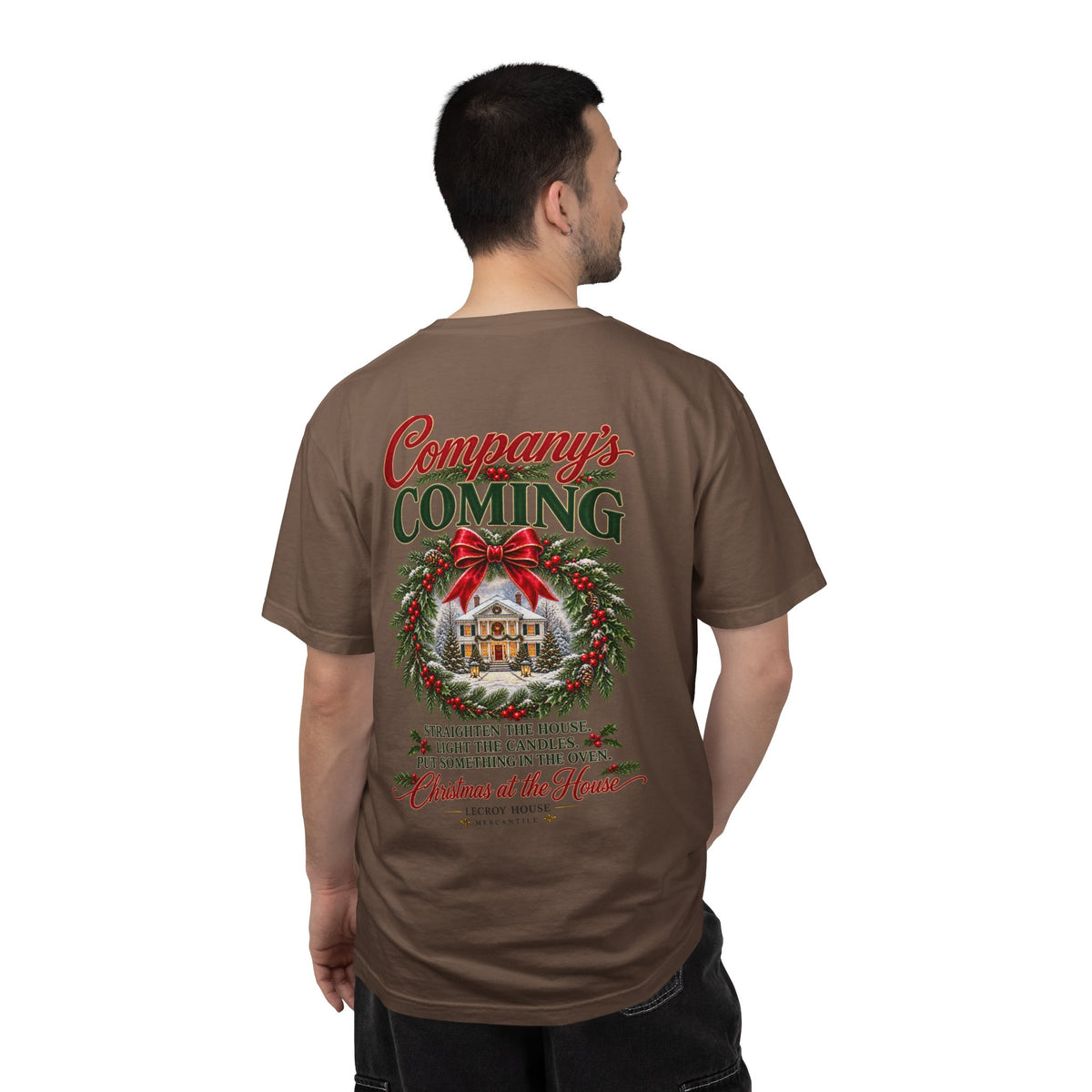 Christmas Wreath Holiday T-Shirt — "Company's Coming" Vintage House Christmas Tee