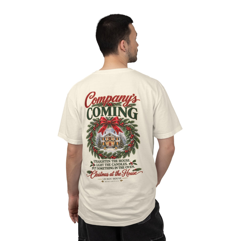 Christmas Wreath Holiday T-Shirt — "Company's Coming" Vintage House Christmas Tee