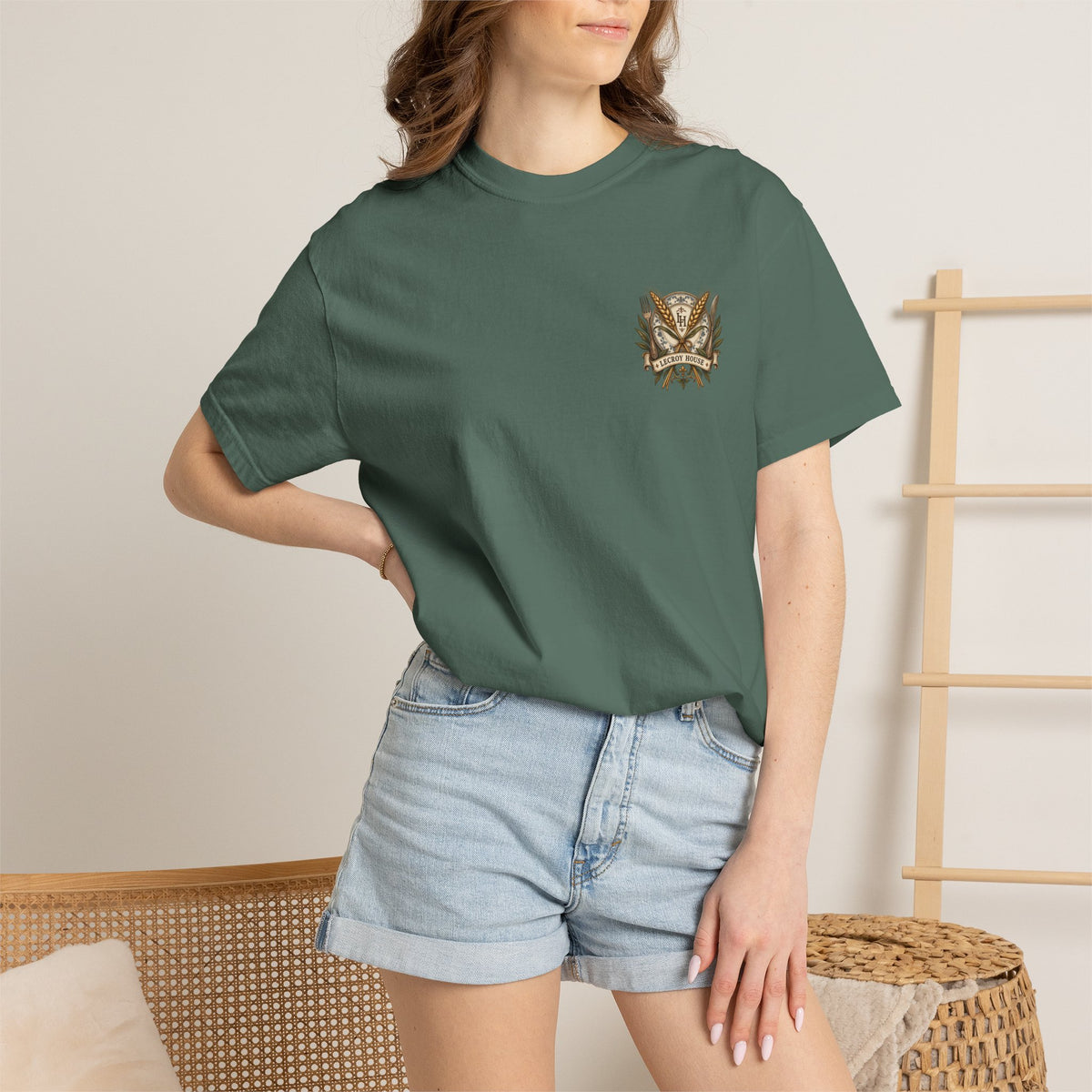 Thankful Feast T-Shirt — "Come Hungry, Leave Grateful" Thanksgiving Shirt