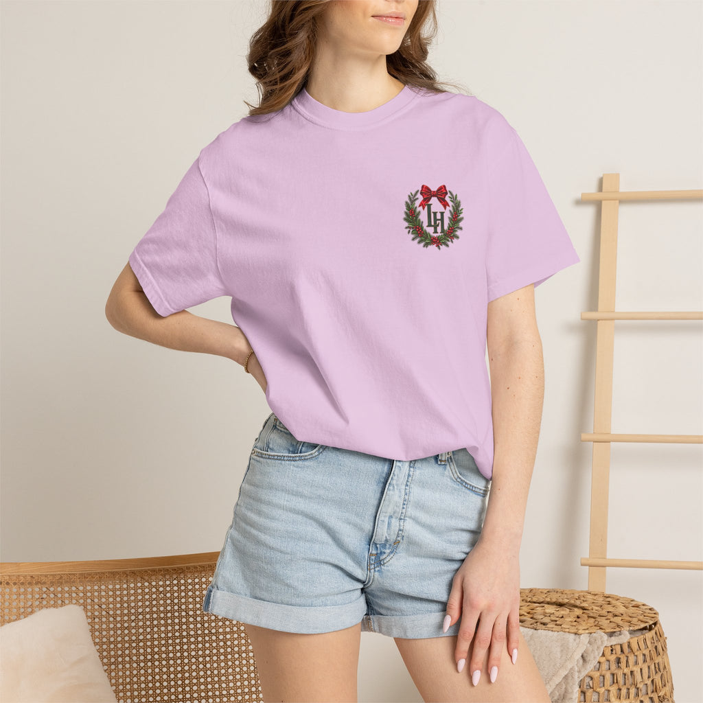 Christmas Wreath Holiday T-Shirt — "Company's Coming" Vintage House Christmas Tee
