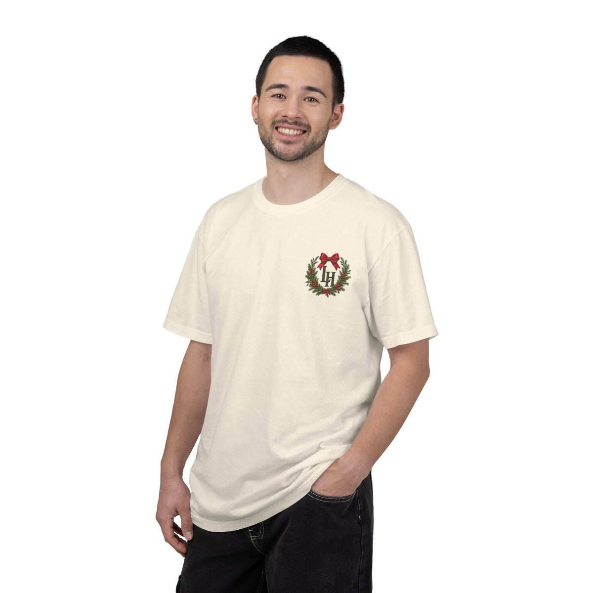 Christmas Wreath Holiday T-Shirt — "Company's Coming" Vintage House Christmas Tee