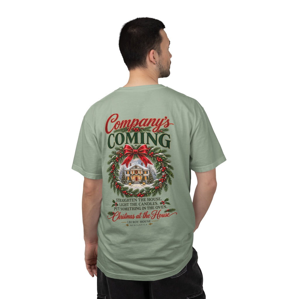 Christmas Wreath Holiday T-Shirt — "Company's Coming" Vintage House Christmas Tee