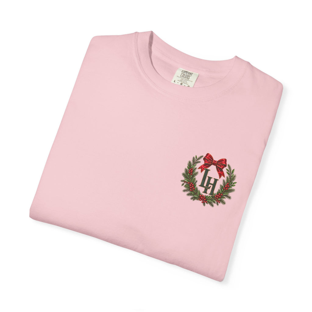 Christmas Wreath Holiday T-Shirt — "Company's Coming" Vintage House Christmas Tee