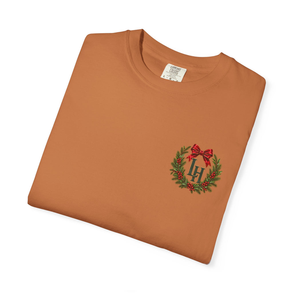 Christmas Wreath Holiday T-Shirt — "Company's Coming" Vintage House Christmas Tee