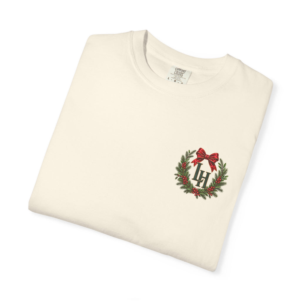 Christmas Wreath Holiday T-Shirt — "Company's Coming" Vintage House Christmas Tee